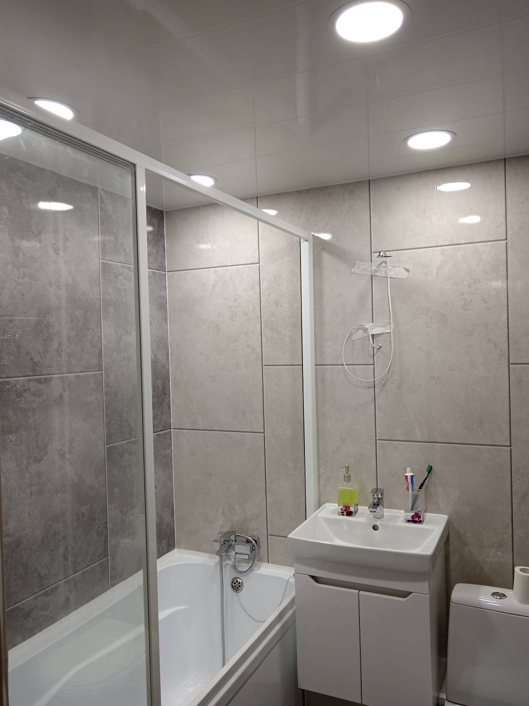 Ремонт ванных комнат, санузлов: Санузел панелями (вместе с материалом)