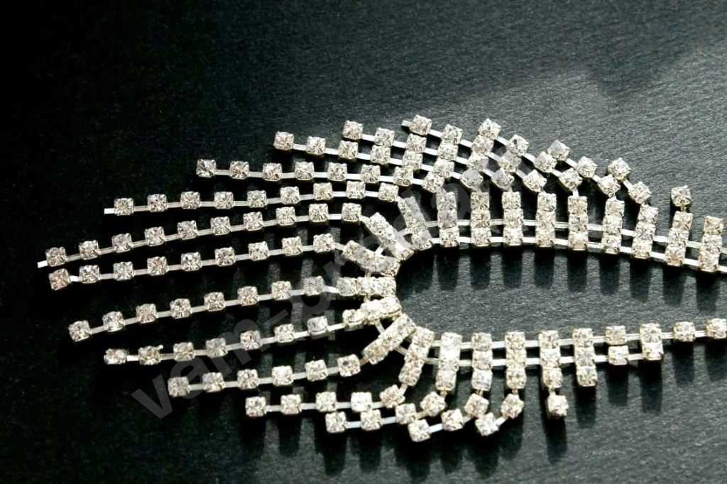 Комплект украшенийс кристаллами Сваровски из 3 предметов: колье, браслет, кольцо