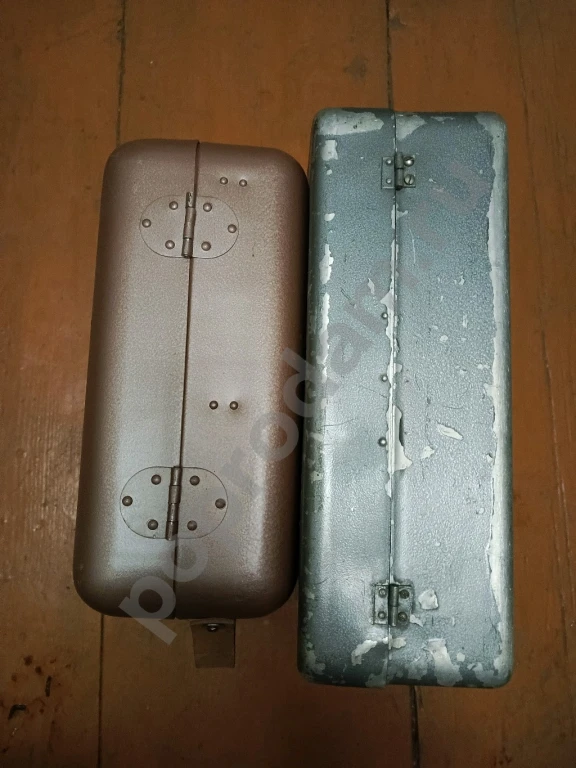 Ящик металлический  с застёжкой.Один новый другой бу состояние. Доставка