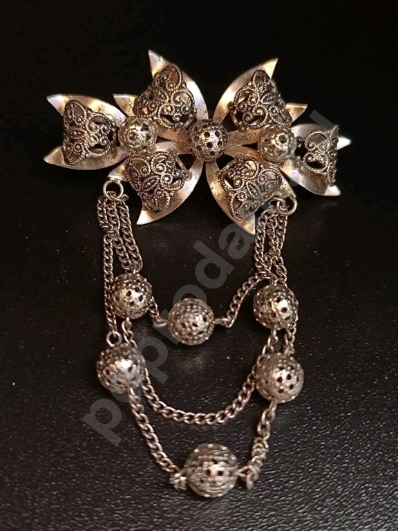Очень Крупная Брошь с подвесками. Винтаж.