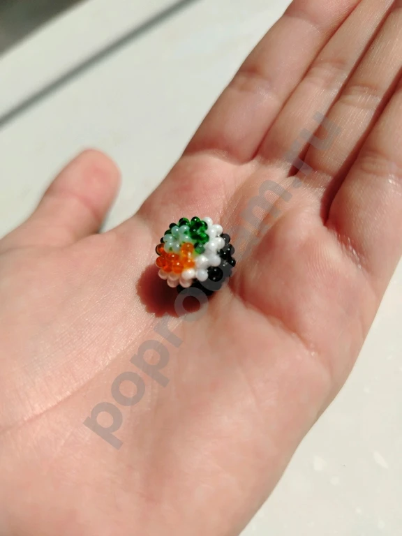 Фигурка из бисера гругляш суши