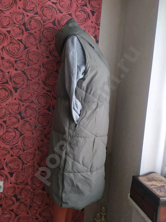 Жилет Reserved размер S 44 длинный стеганный женский тепленький с капюшоном и 2 кармана