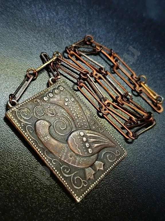 Подвеска на цепочке. Прибалтика. Винтаж.