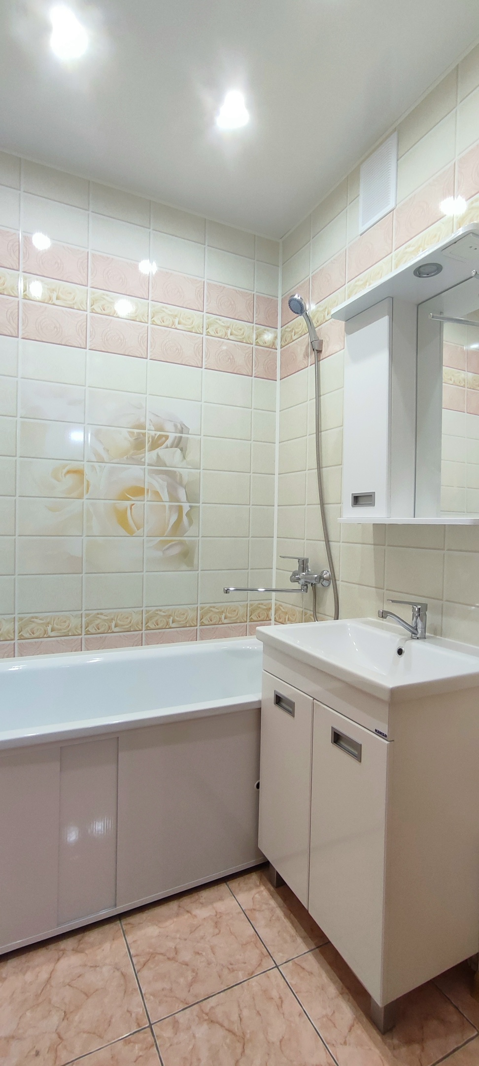 Ремонт ванных комнат, санузлов: Ванная панелями (вместе с материалом)