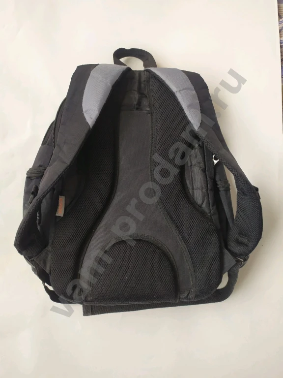 РюкзакБ/у, состояние удовлетворительное, есть потёртости, порывы.