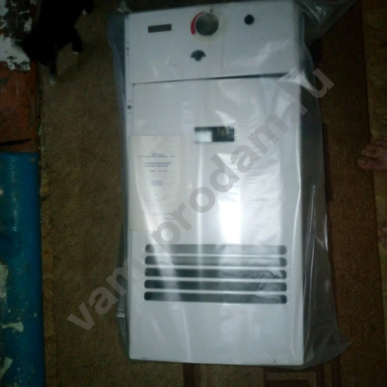 Водонагреватель новый и газовый счётчик