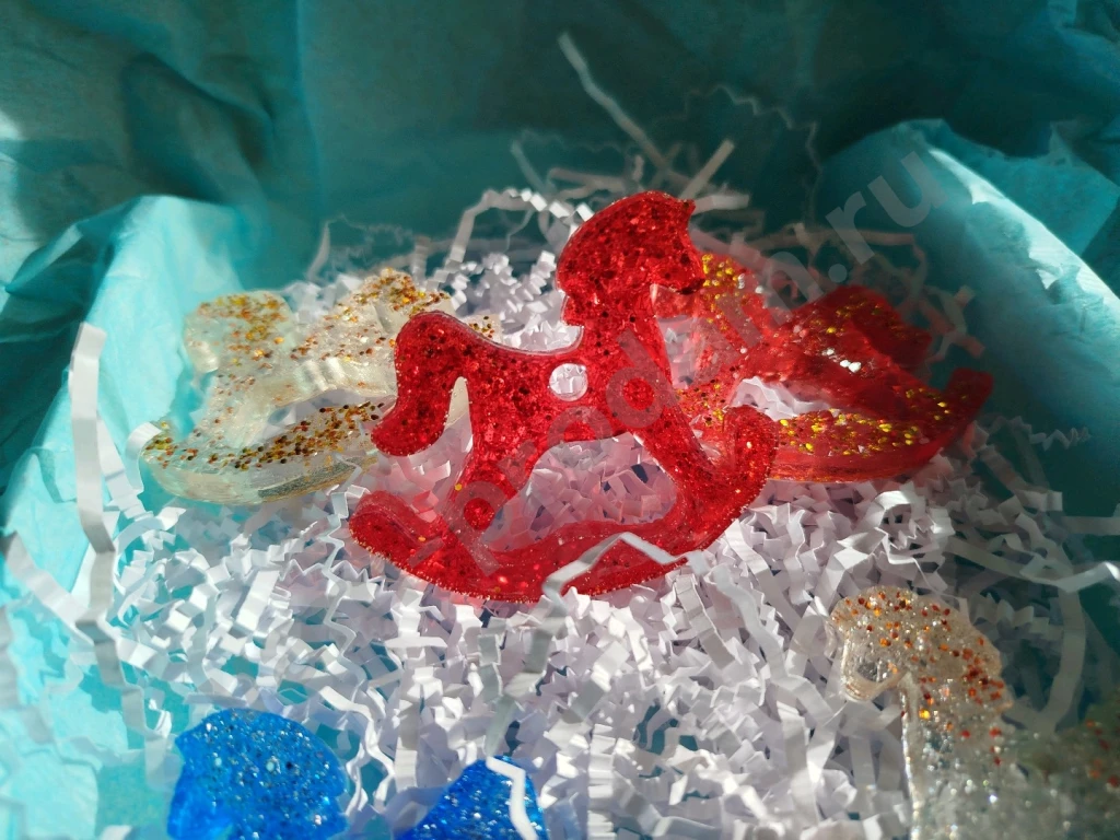 Елочная игрушка лошадка символ 2026 года конь