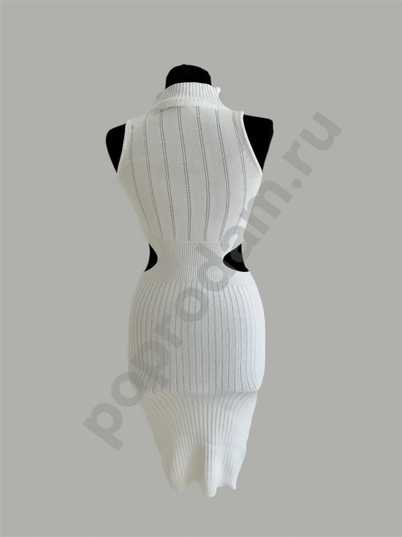 Белое летнее облегающее платье лапша с вырезами