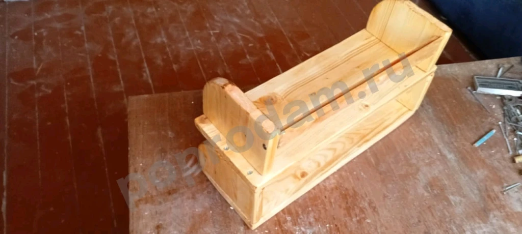 Полочка из массива сосны