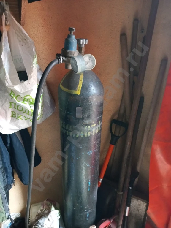 Сварочный полуавтомат.с двумя газовыми баллонами и аксесуарами