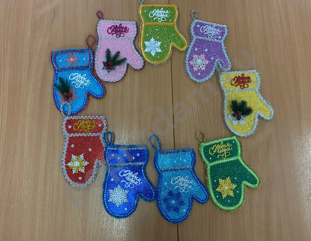 Елочное украшение варежка