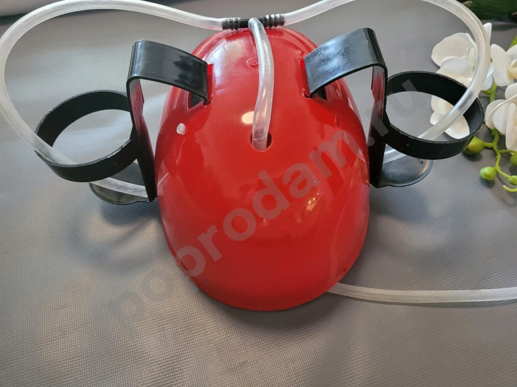 Каска для вечеринок пива красная