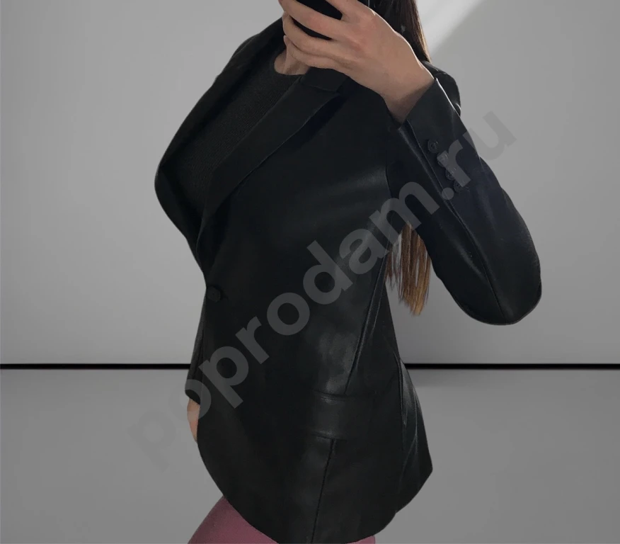 Женский черный пиджак из эко кожи