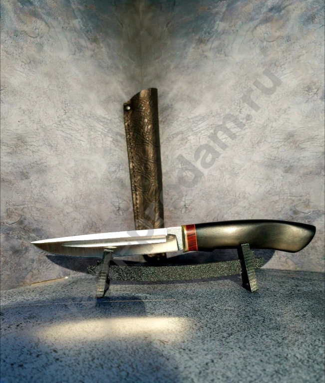 Нож из стали COR-X