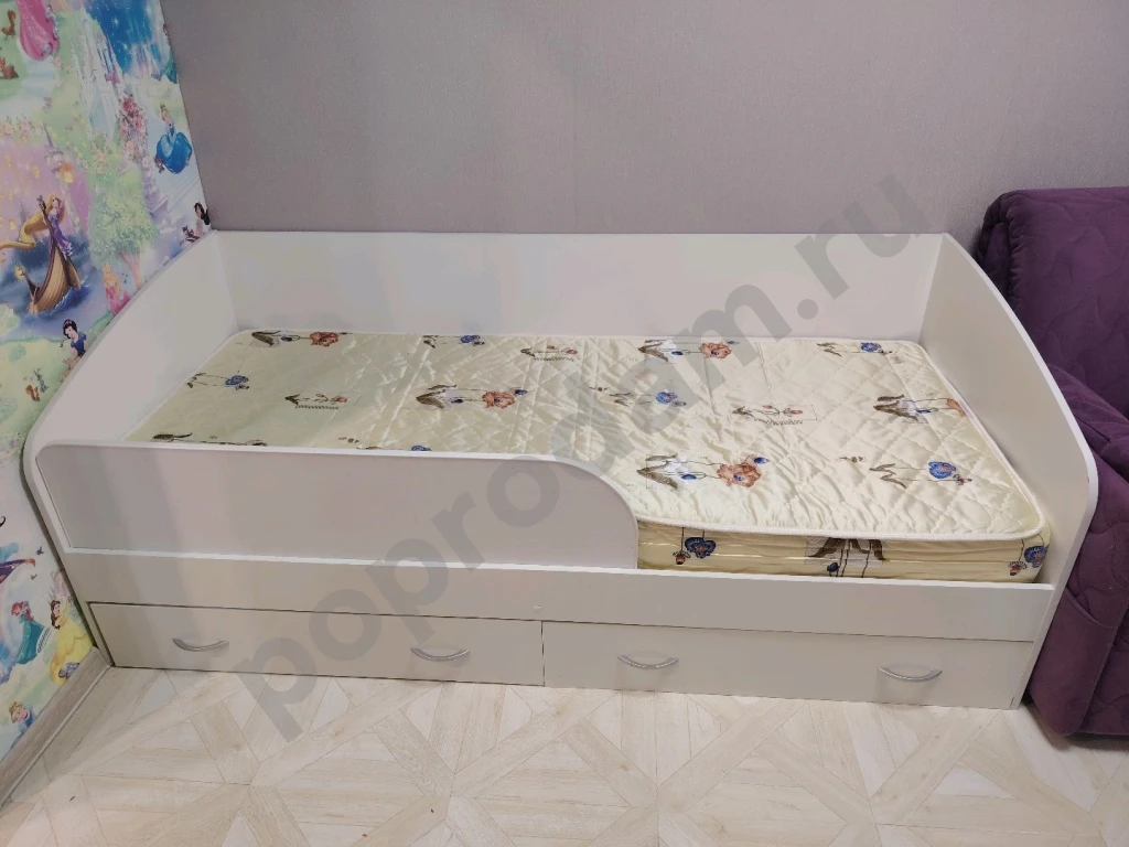 Кровать с матрасом 90х200
