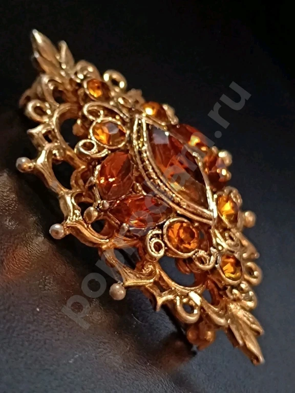 Крупная Брошь. Винтаж. Стекло.