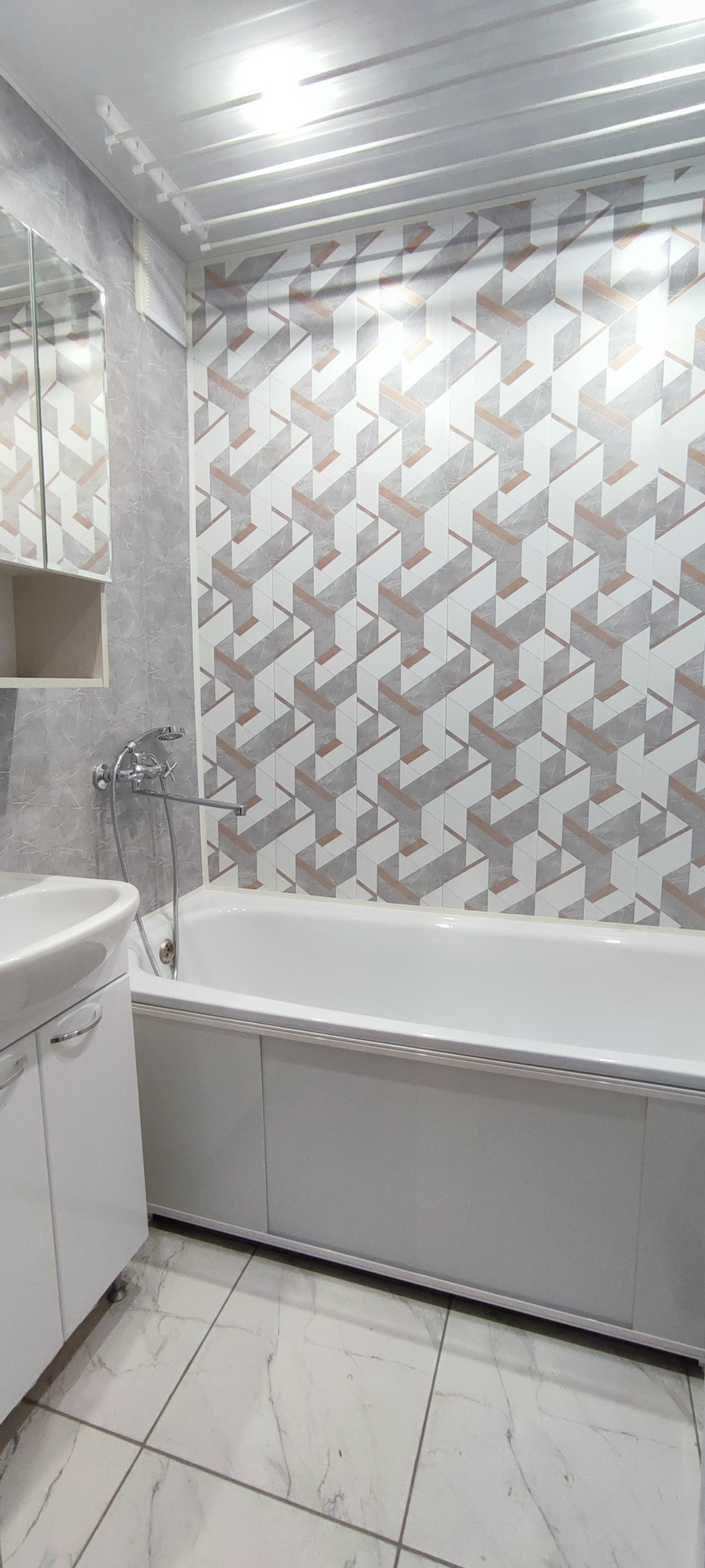 Ремонт ванных комнат, санузлов: Ванная панелями (вместе с материалом)