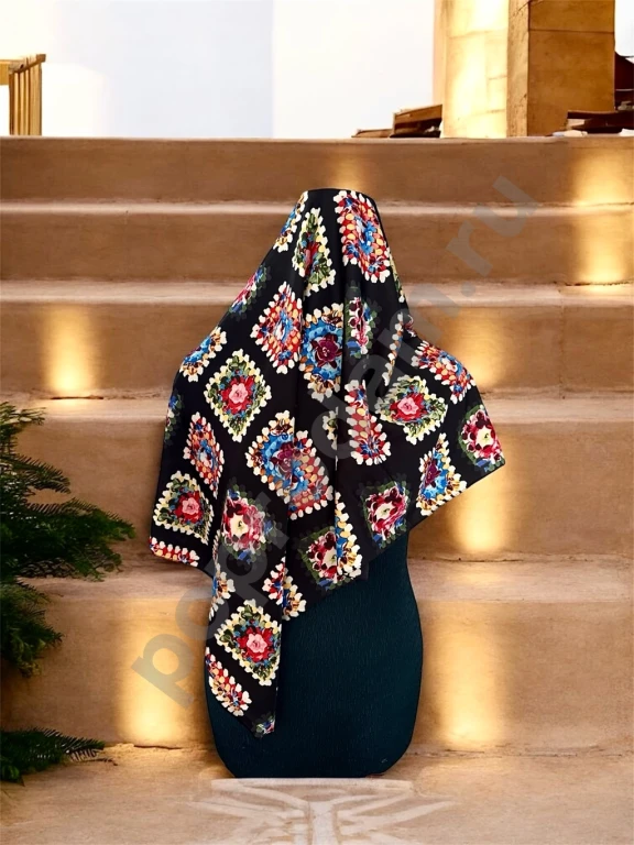 Чёрный цветочный платок на голову, шею, плечи