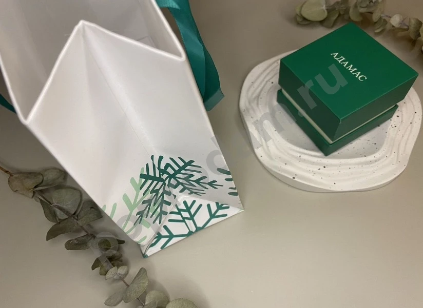 Новогодний пакет и коробка Адамас Adamas