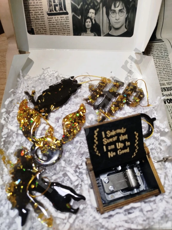 Новогодний подарочный бокс елочные игрушки Гарри Поттер и музыкальная шкатулка шарманка