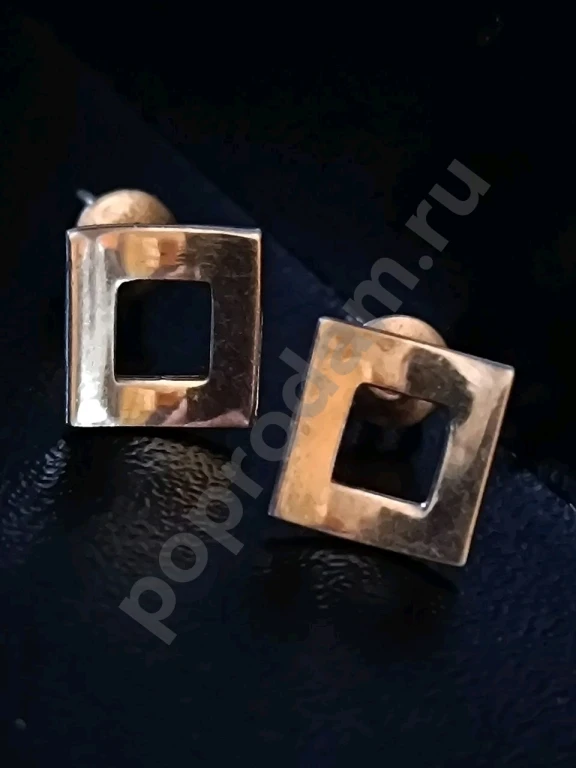 Серьги гвоздики. Серебро 925 пробы. Тризуб. На закрутках.