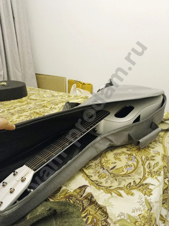 Гитара трансакустическая