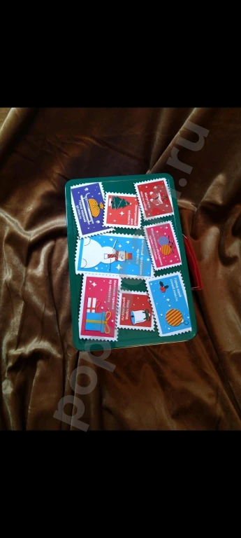 Подарочная коробка с крафтовым наполнителем