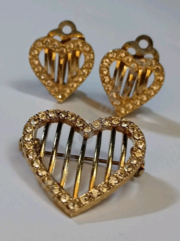 Комплект. Брошь и Клипсы. Винтаж.