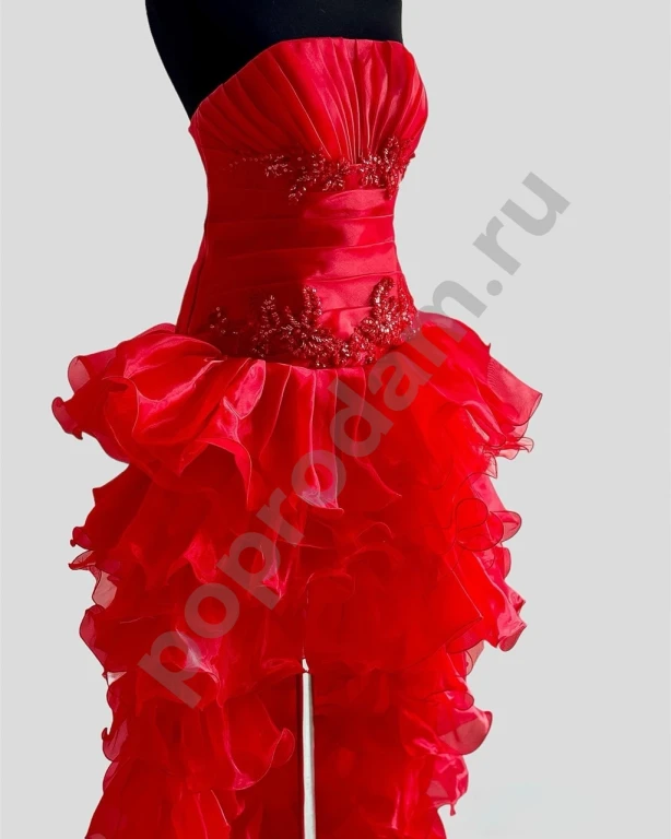 Роскошное красное корсетное платье на выпускной