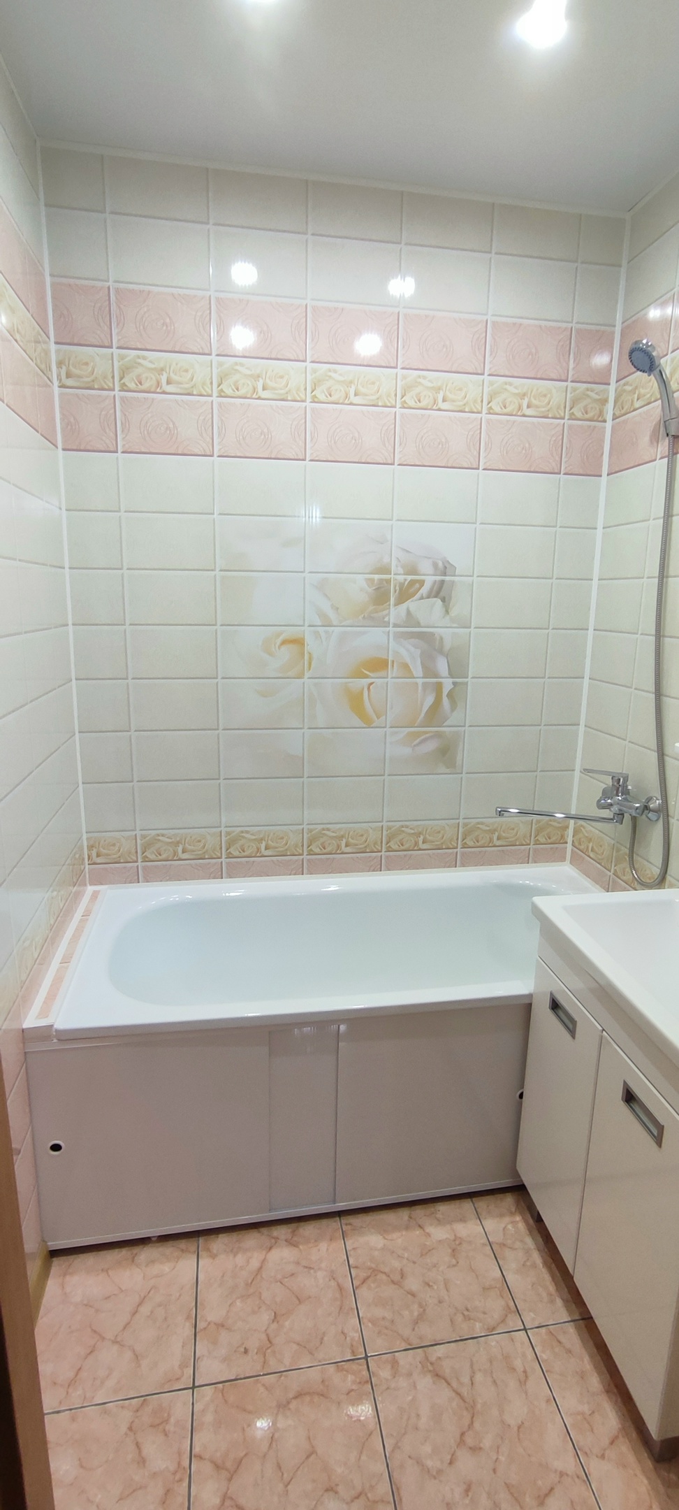 Ремонт ванных комнат, санузлов: Ванная панелями (вместе с материалом)