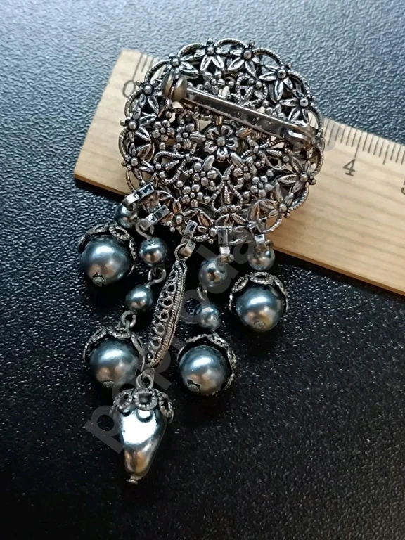 Брошь с Подвесками. Чехия. Jablonex. Винтаж. Стекло.