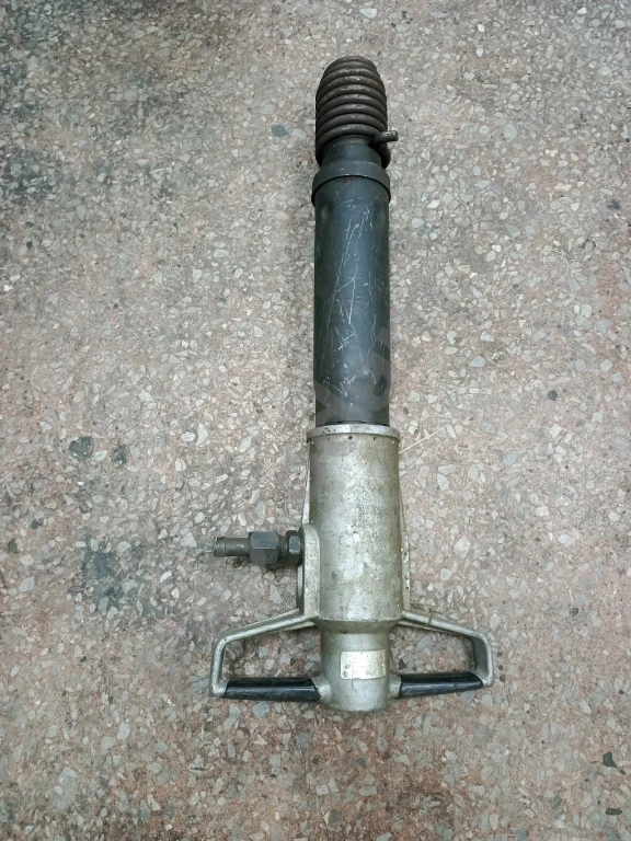 Новый пневмомолоток .Бетонолом отбойный пневматический молоток СССР 1986 г. в. Отбойник