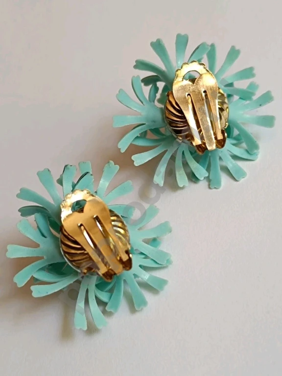 Крупные Клипсы. Винтаж 40-ые.