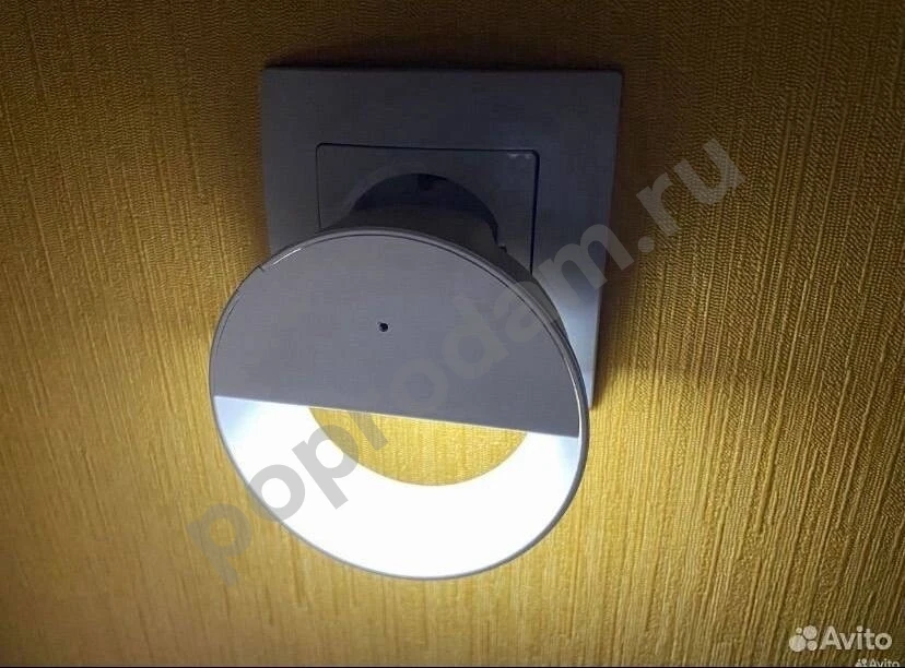 Новый ночник в розетку с датчиком освещенности