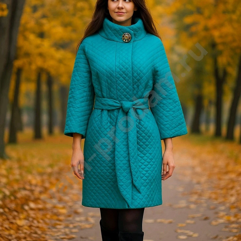 Плащ женский демисезонный прямого силуэта с поясом, воротник стойка, рукав 3/4.