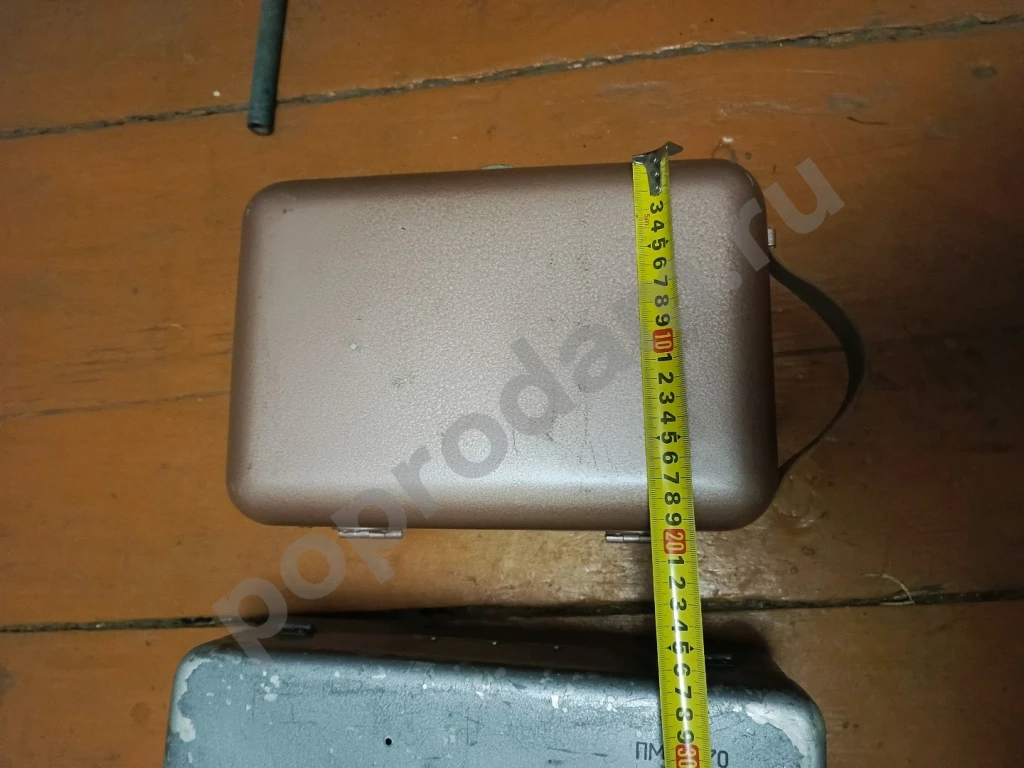 Ящик металлический  с застёжкой.Один новый другой бу состояние. Доставка