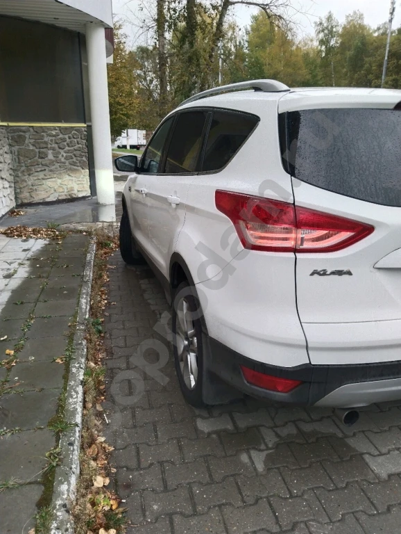Продажа Ford Kuga, 2013 годКомплектация 1.6 EcoBoost (150 л/с) AT 4WD Titanium