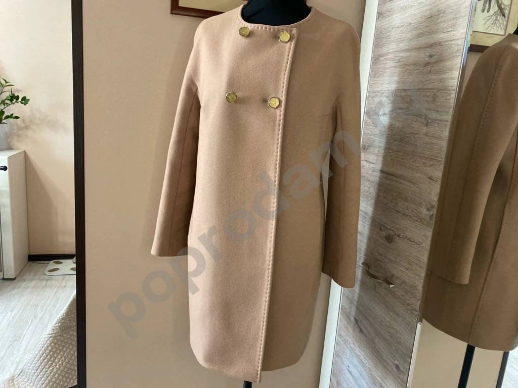 Пудровое пальто с круглым воротом 46-48