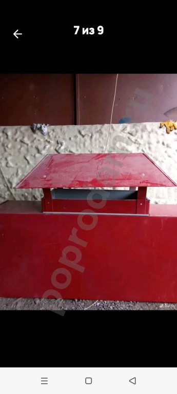 Труба дымохода и декоративный короб.