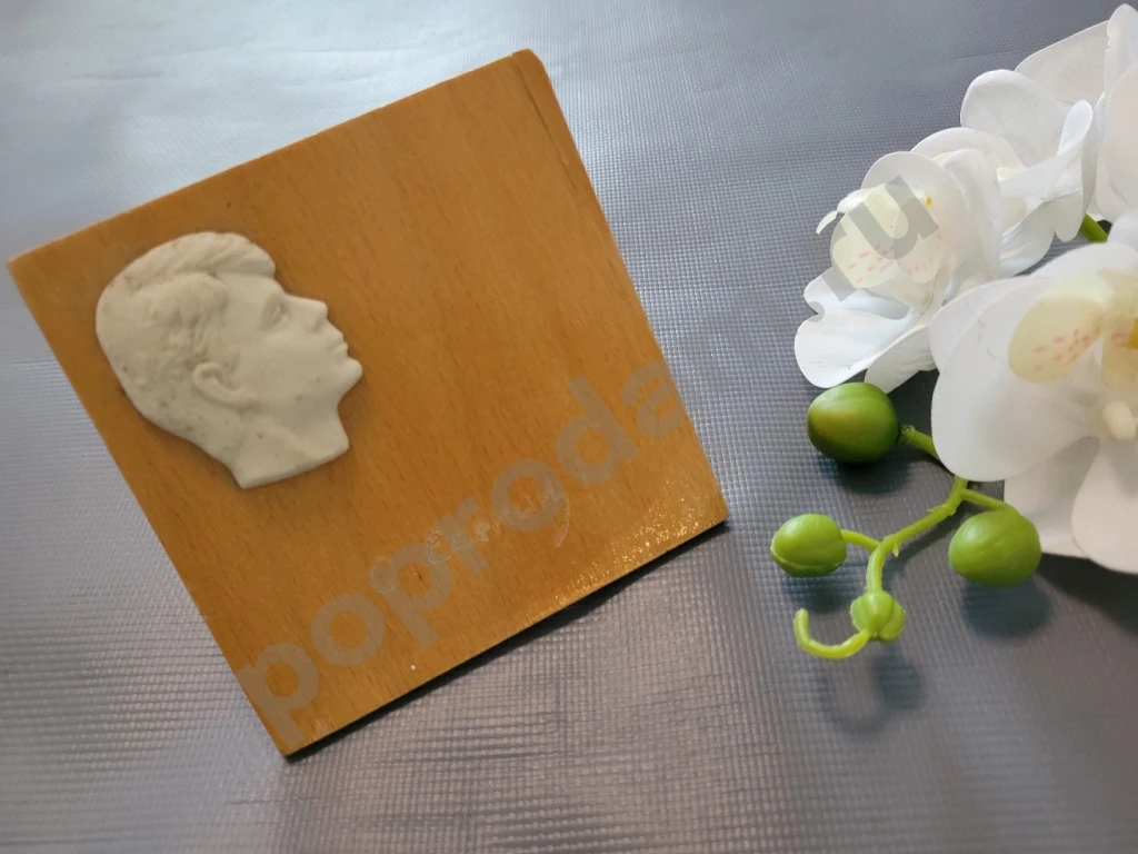 Барельеф С. Есенина СССР мрамор на дереве