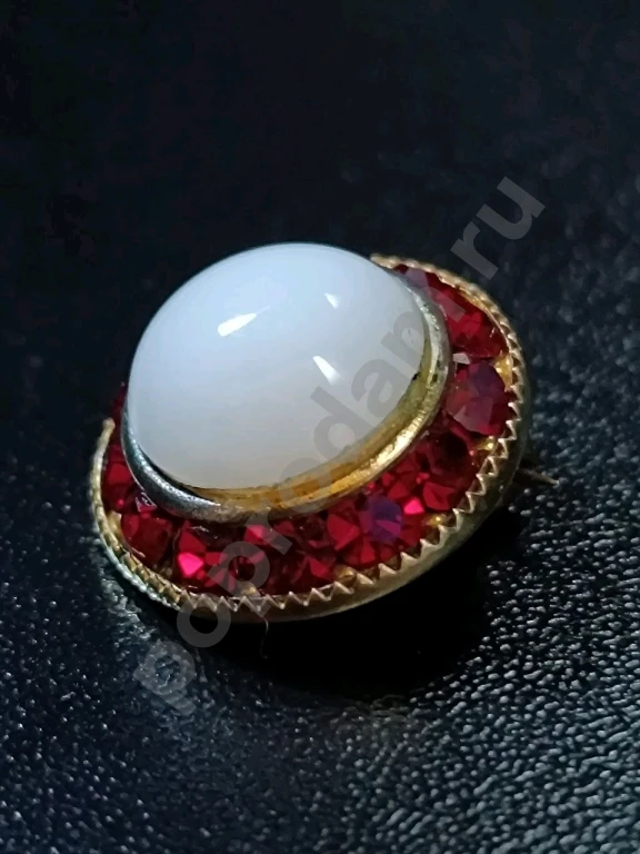 Брошь. Винтаж. Стекло.