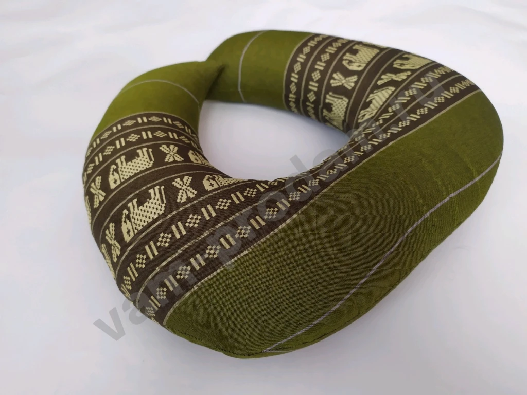 Подушка для шеи в самолетБ/у, состояние отличное.