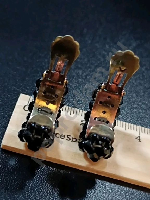 Крупные Клипсы. Винтаж 40-ые. Стекло.