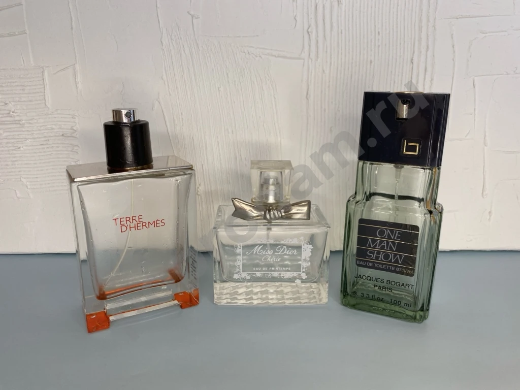 Пустые флаконы от парфюма Hermes Dior