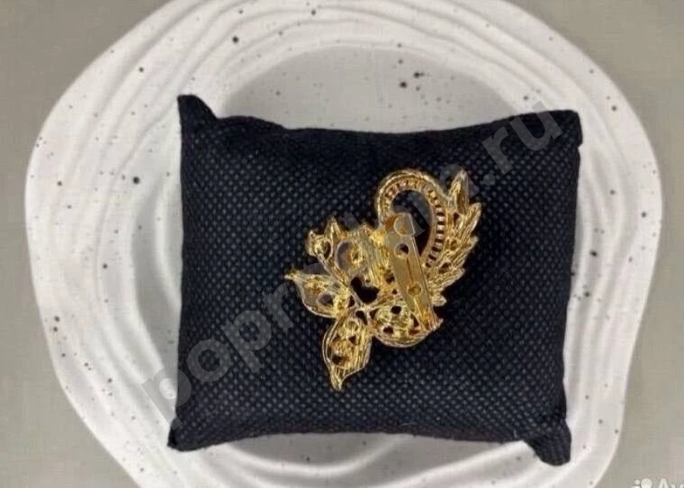 Маленькая золотая брошка цветы брошь цветок