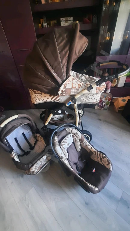 Коляска 3 в 1.