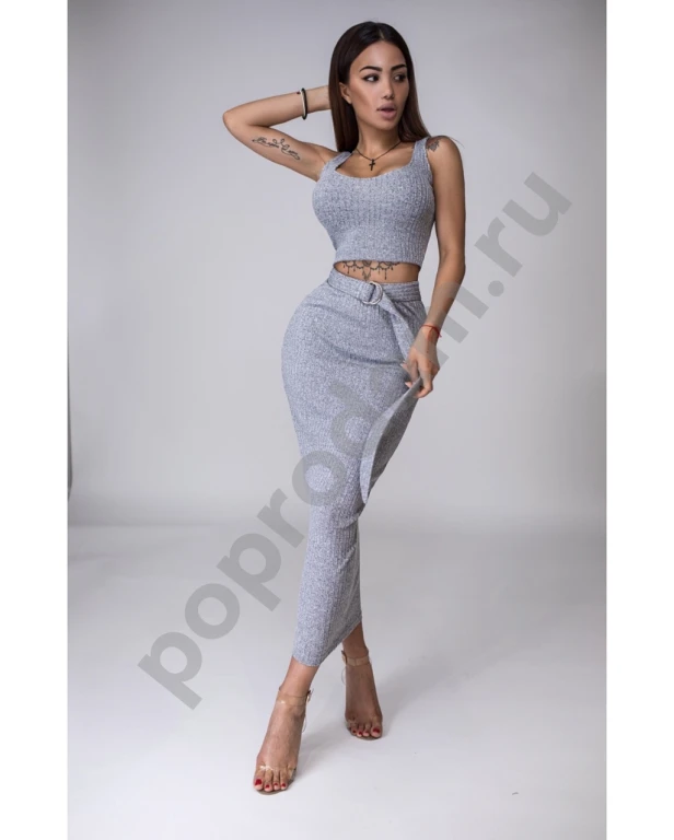 Блестящий женский костюм с юбкой и кроп топом