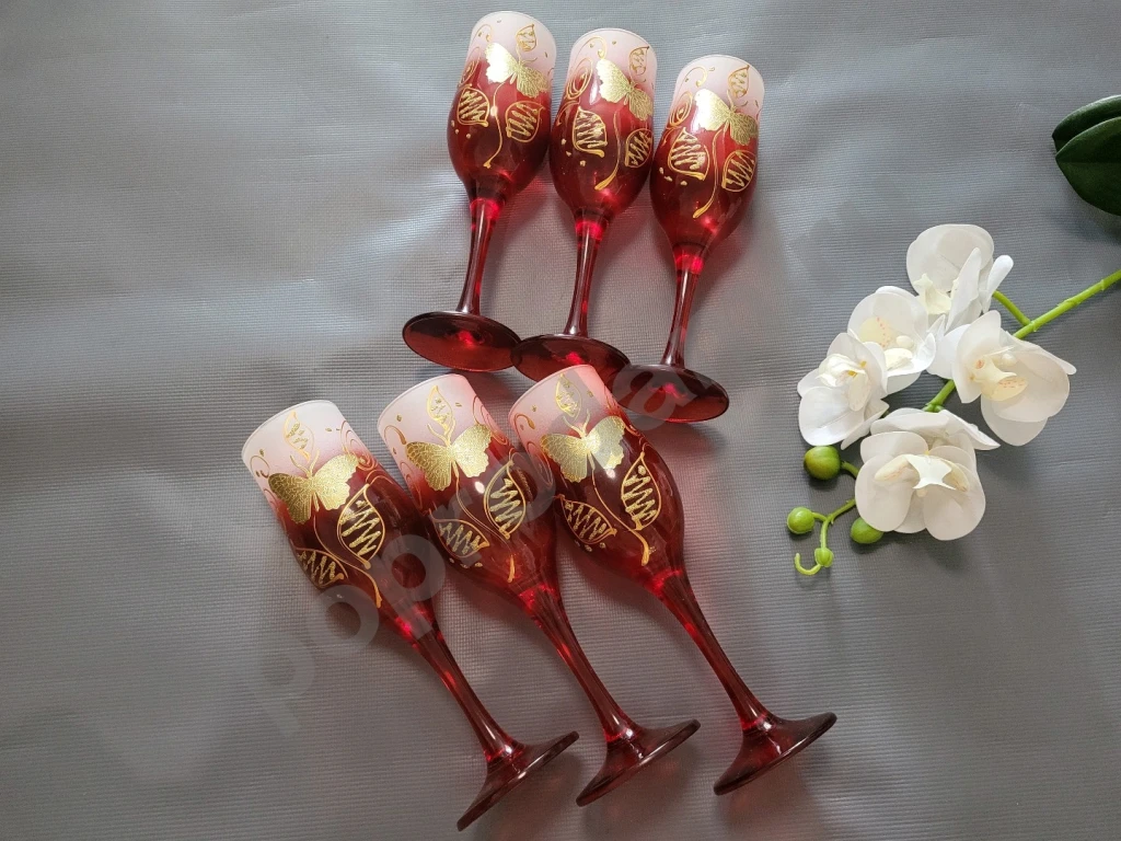 Набор фужеров СССР красно-белые с золотой бабочкой