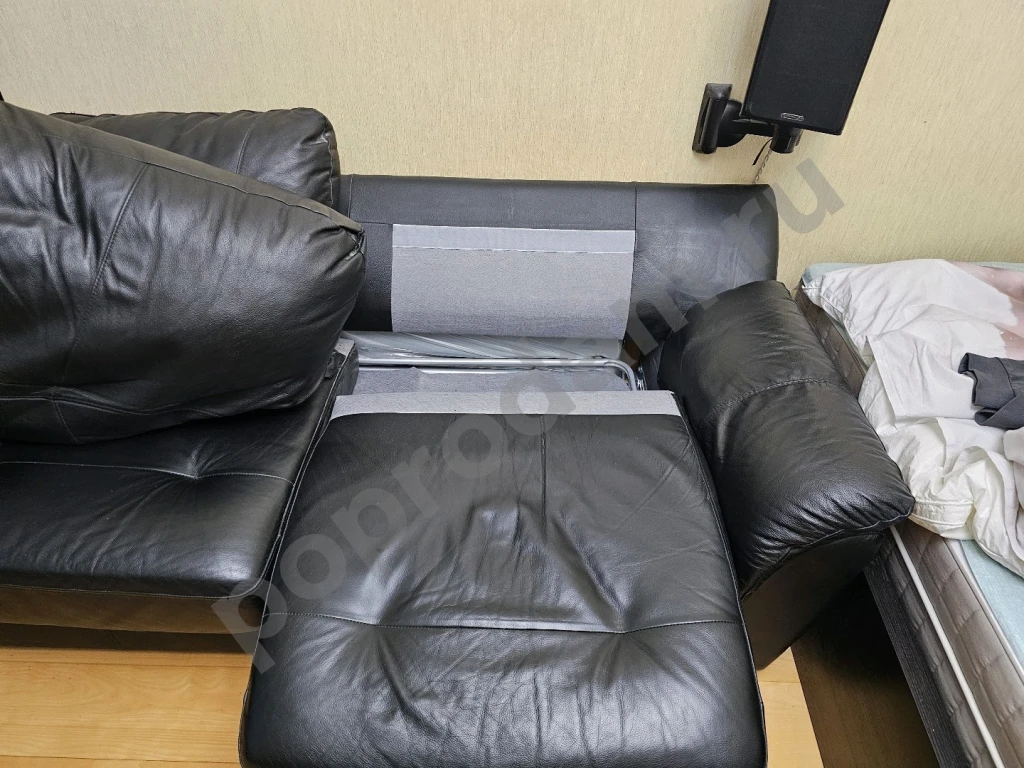Кожаный диван Икеа