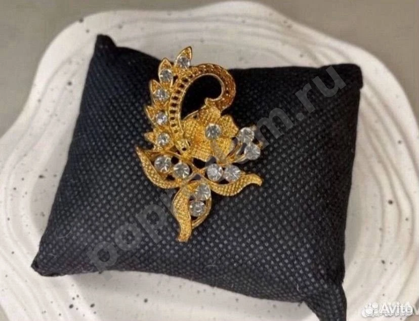 Маленькая золотая брошка цветы брошь цветок